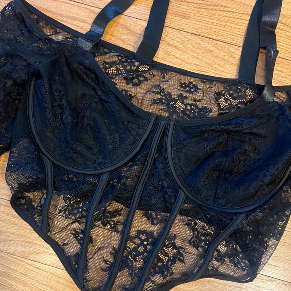 Shein lace crop top - Picture 2 of 6